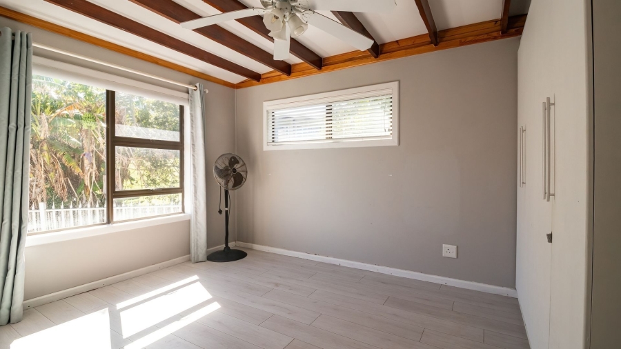 3 Bedroom Property for Sale in Sunrise On Sea Eastern Cape